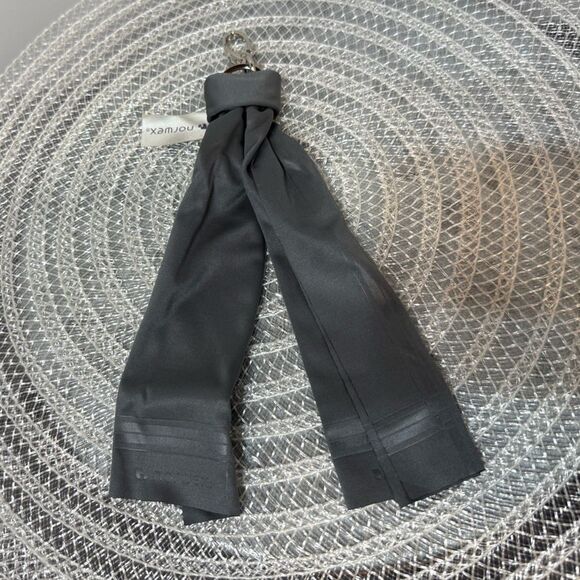 Norwex Pewter Optic Scarf NWT - Picture 6 of 12
